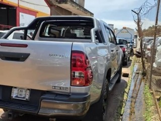 toyota-hilux-2019