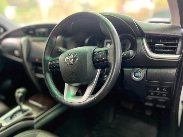 toyota-fortuner-big-2