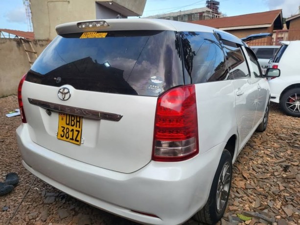 toyota-wish-big-1