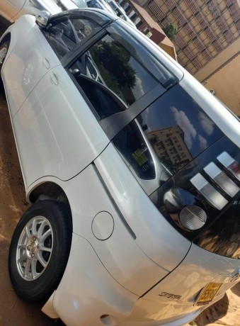 toyota-sienta-big-1