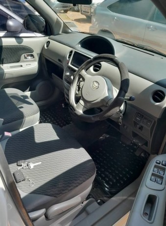 toyota-sienta-big-2