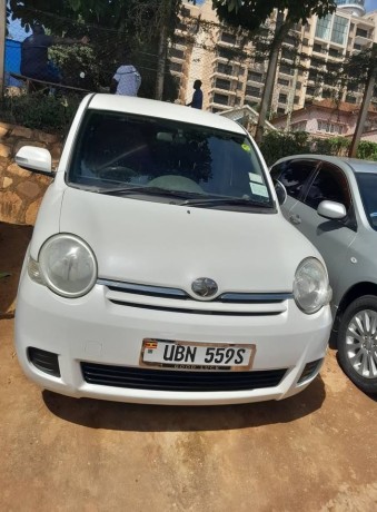 toyota-sienta-big-0